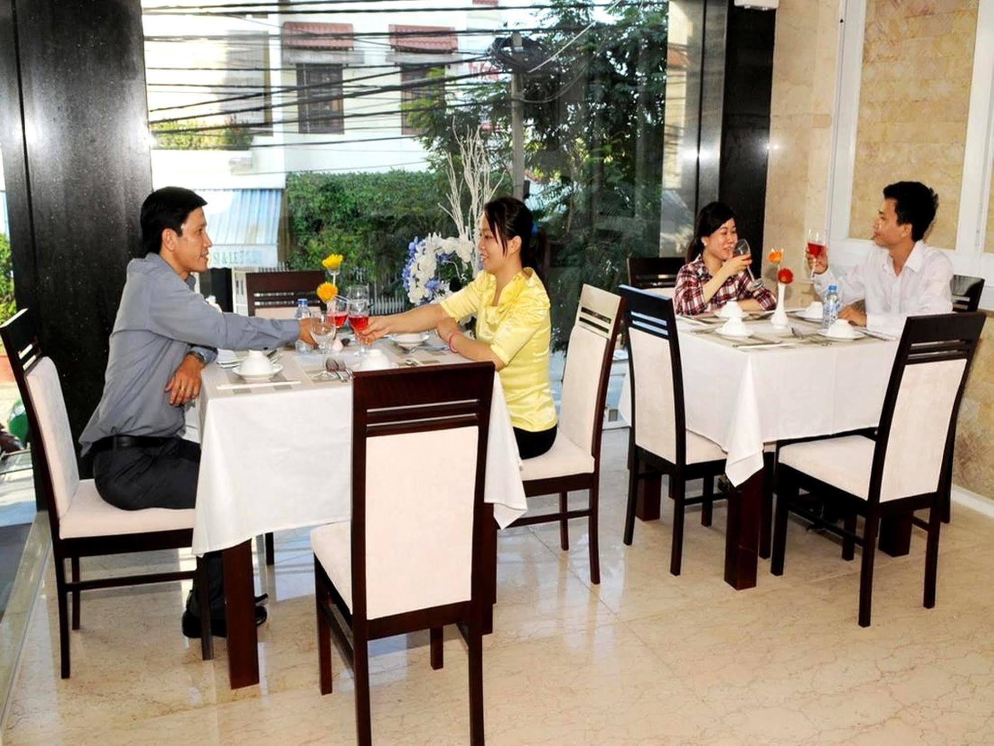 Dragon Sea Hotel Danang Exterior photo
