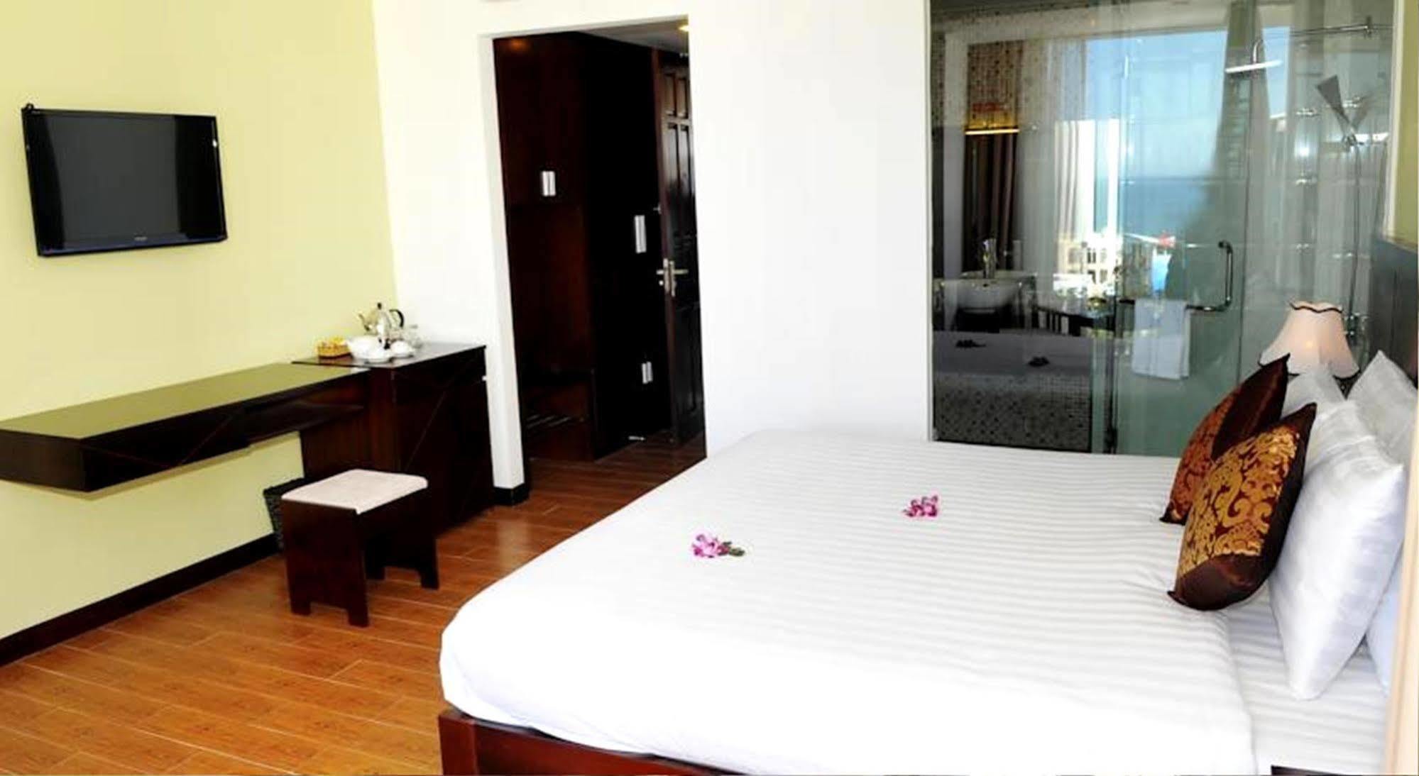 Dragon Sea Hotel Danang Exterior photo